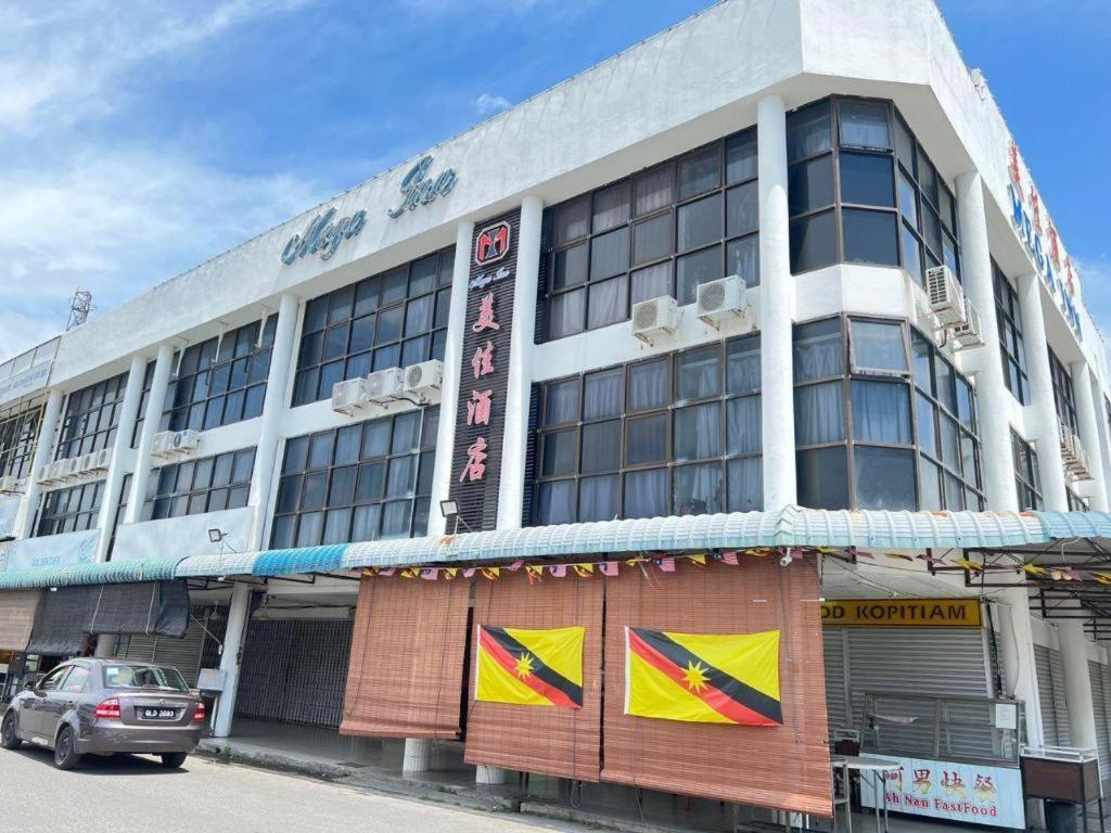Mega Inn Sri Aman Simanggang Ngoại thất bức ảnh