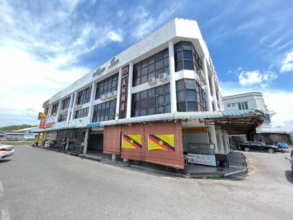Mega Inn Sri Aman Simanggang Ngoại thất bức ảnh